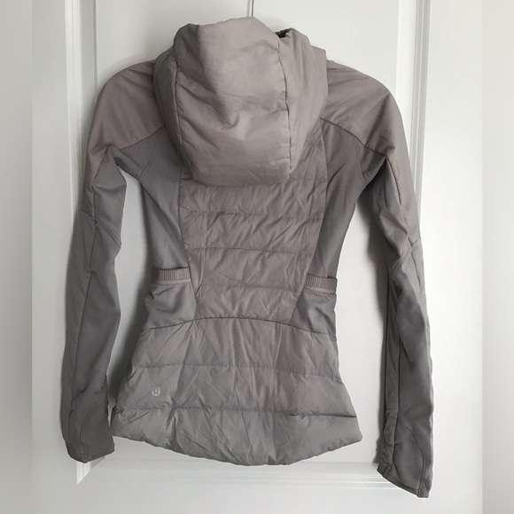 Lululemon Down For It All Jacket Size 0 Gray Hooded Full Zip Puffer - Picture 3 of 5